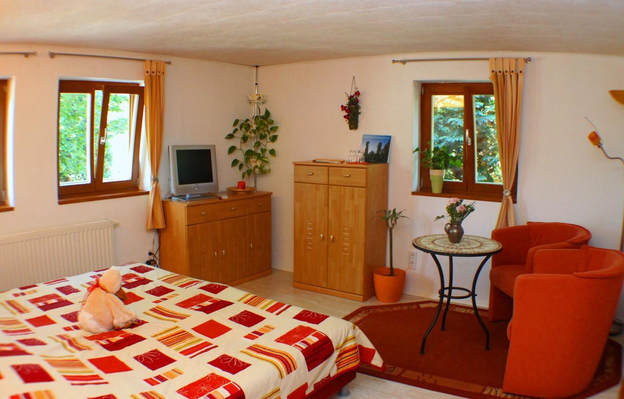 Gasthaus "Zum Wanderstuebel" Hinterhermsdorf Esterno foto