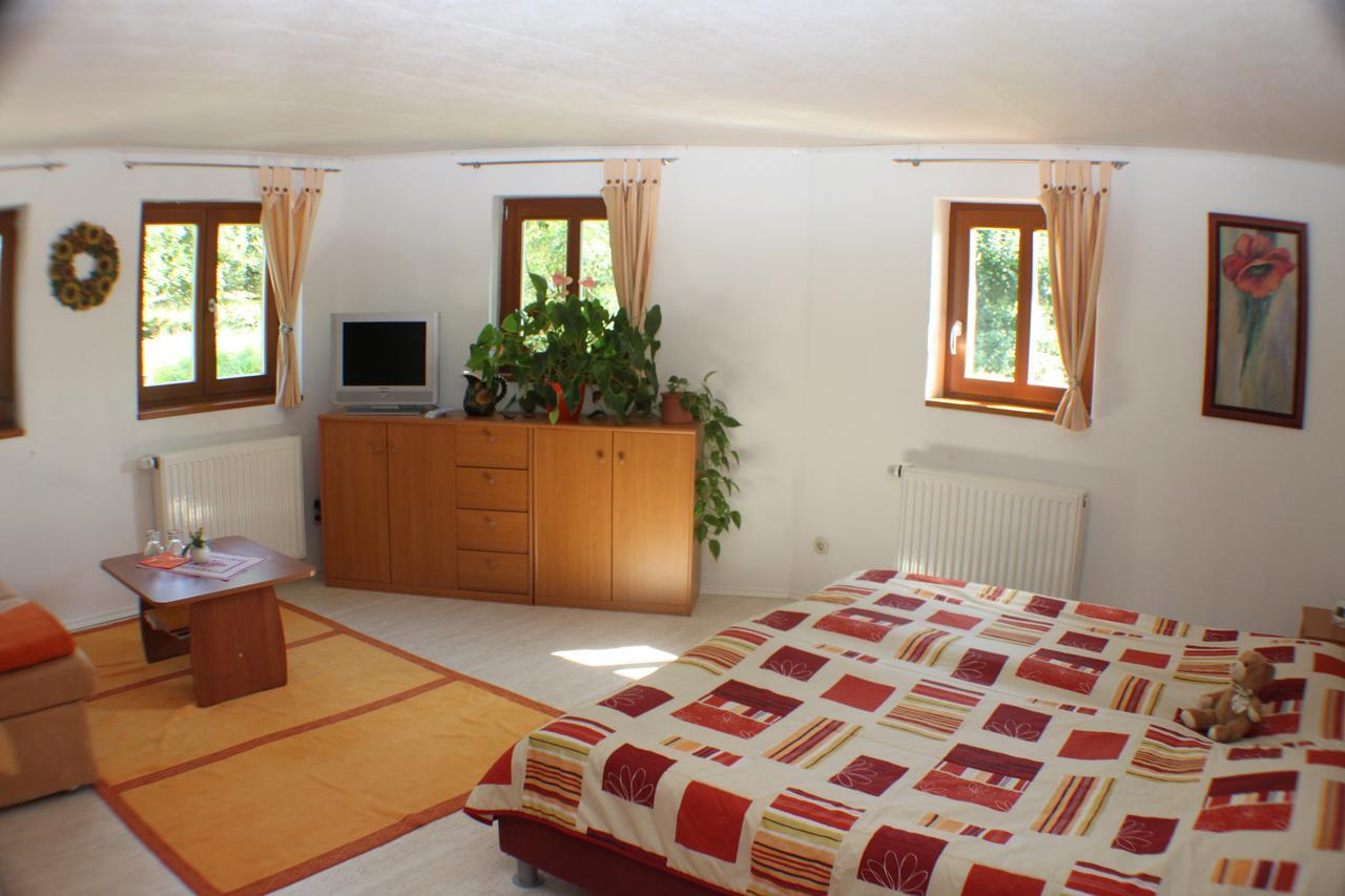 Gasthaus "Zum Wanderstuebel" Hinterhermsdorf Esterno foto